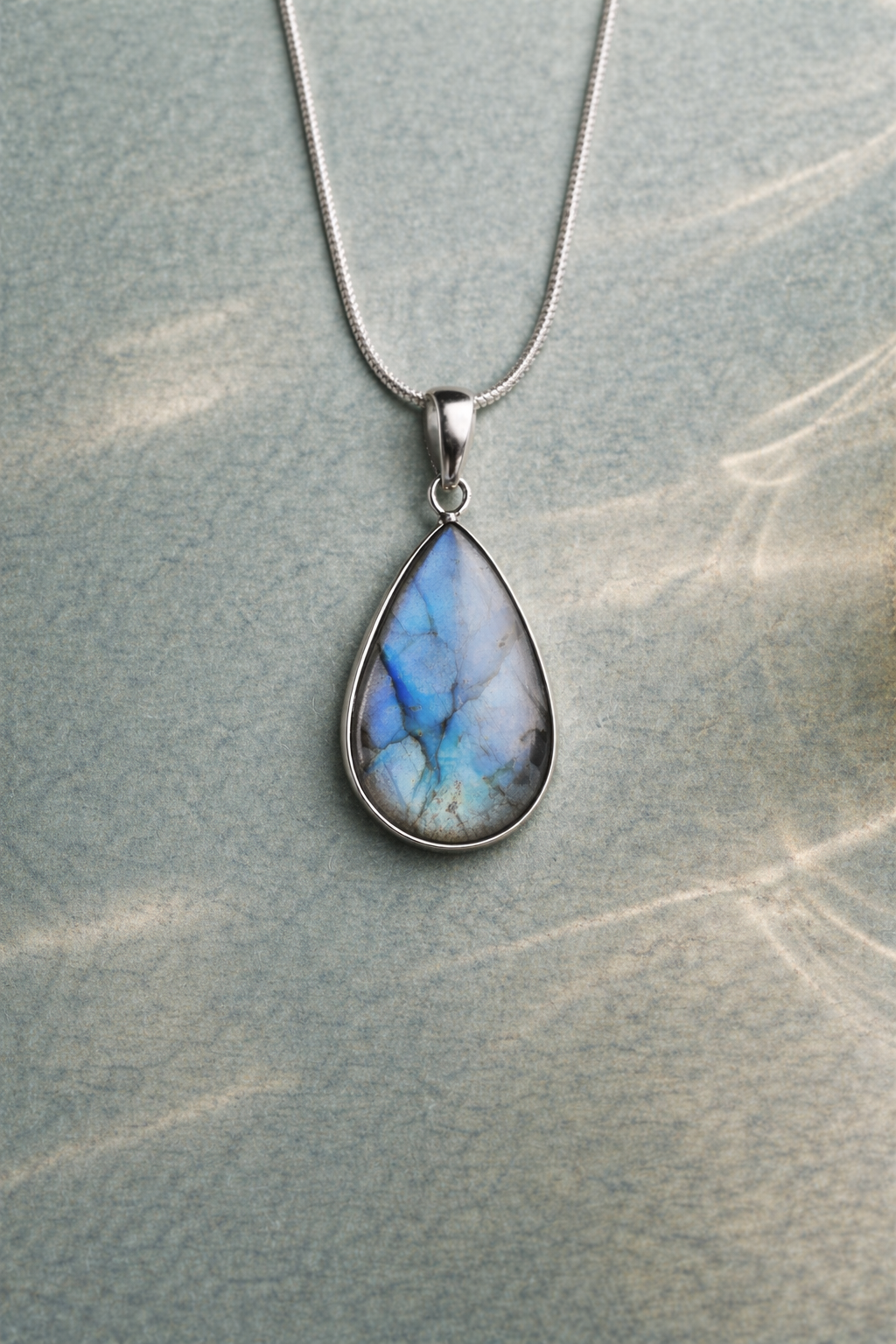 Collar Riya