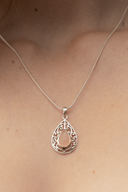 Collar Anika Cuarzo Rosa