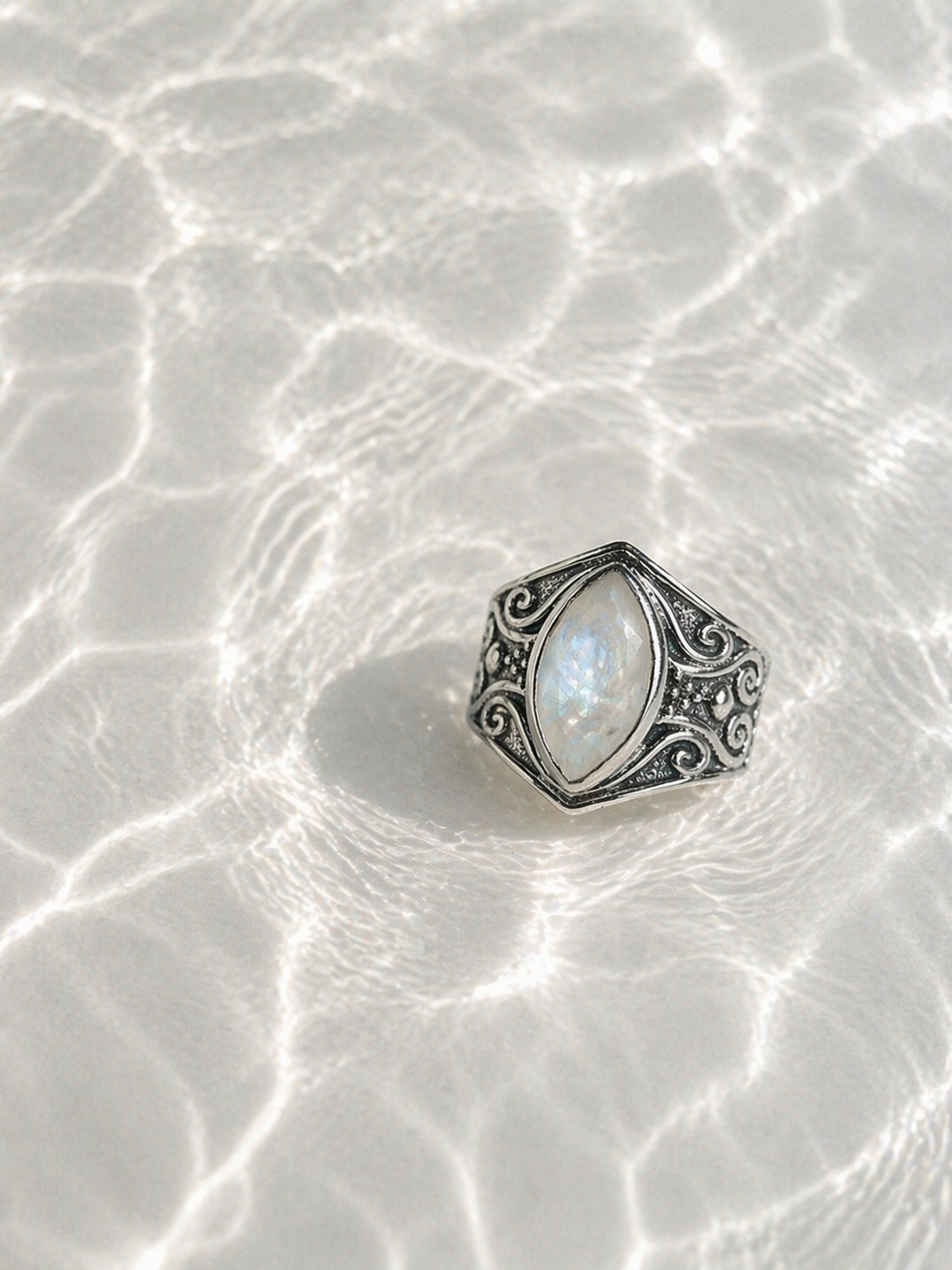 Anillo Kiraņa Piedra Luna